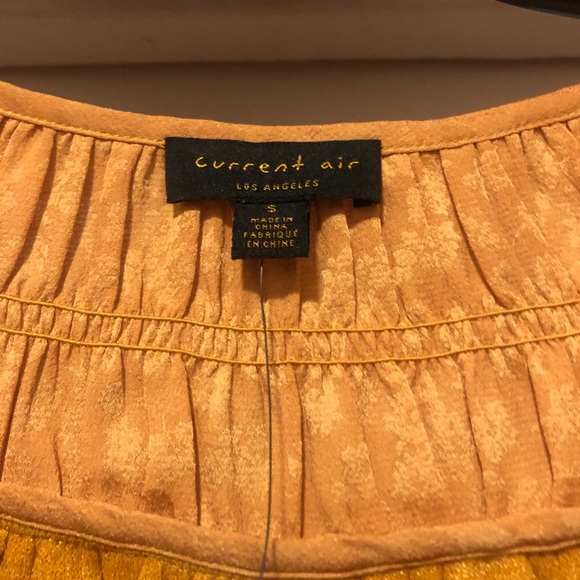 Gold ruffled top - Picture 7 of 7